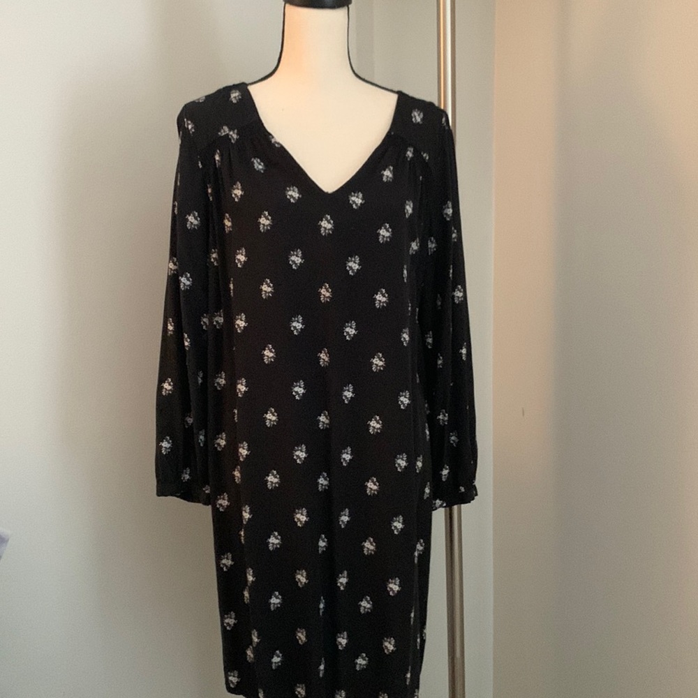 Dress v neck long sleeve floral